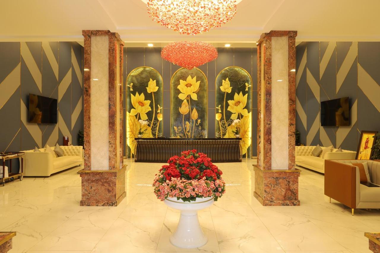 Pleiku Hotel Esterno foto