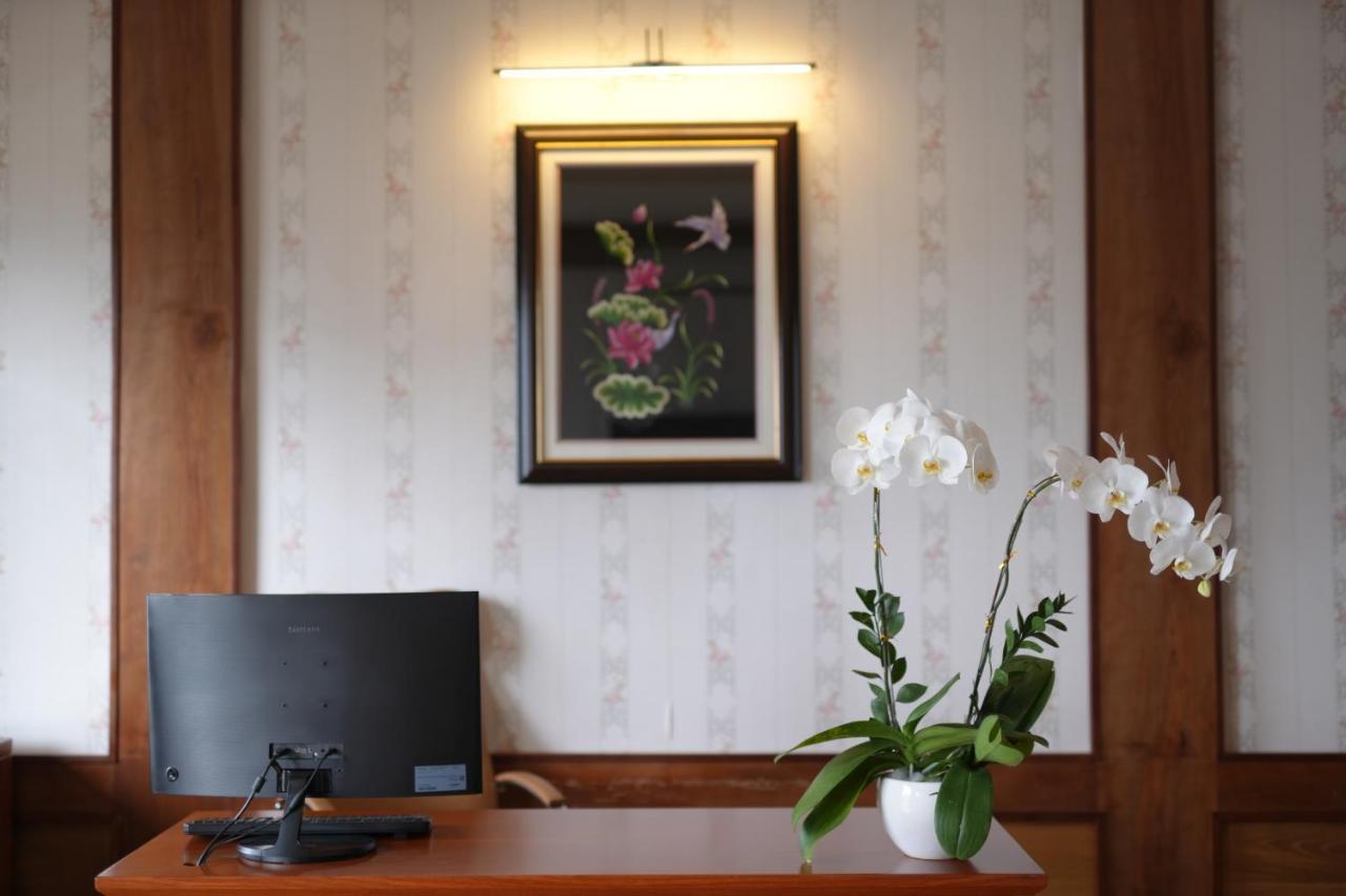 Pleiku Hotel Esterno foto