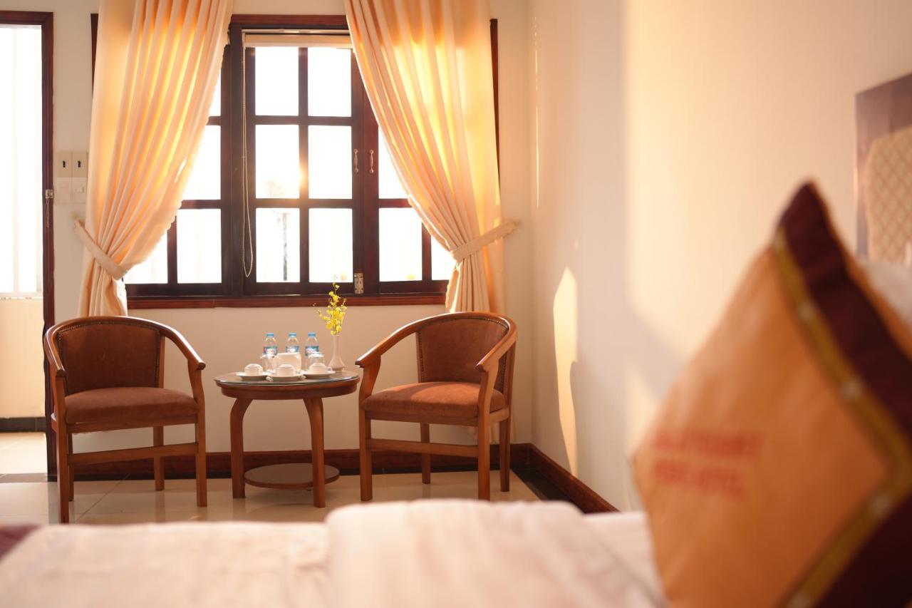 Pleiku Hotel Esterno foto